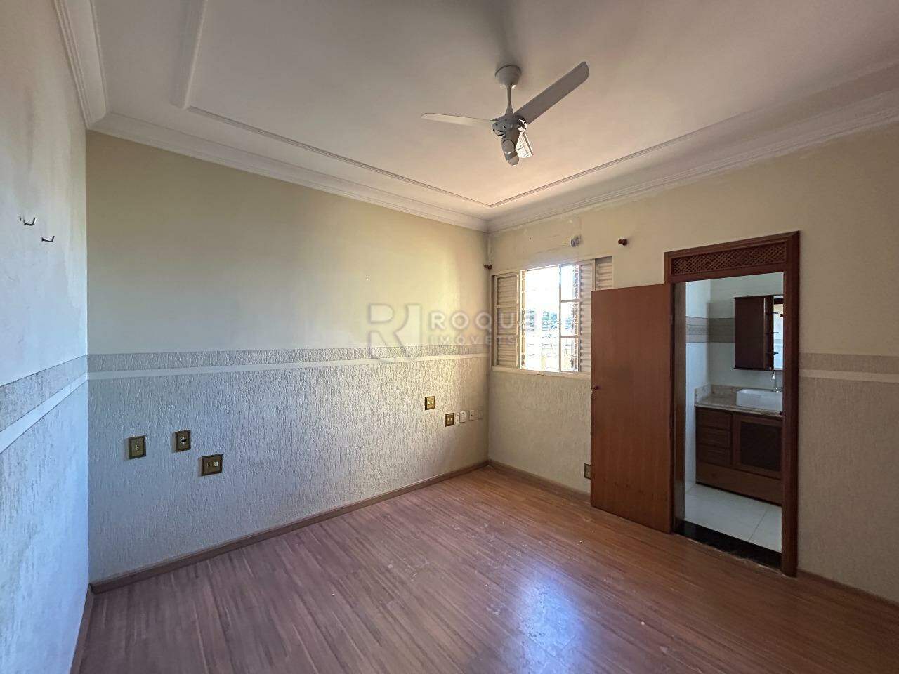 Casa Comercial para aluguel no bairro Cidade Jardim: Dormitório 1 suíte