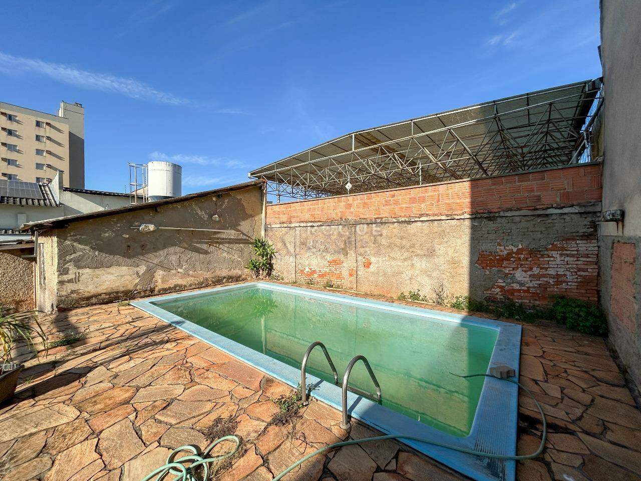 Casa Comercial para aluguel no bairro Cidade Jardim: Piscina / Fundo