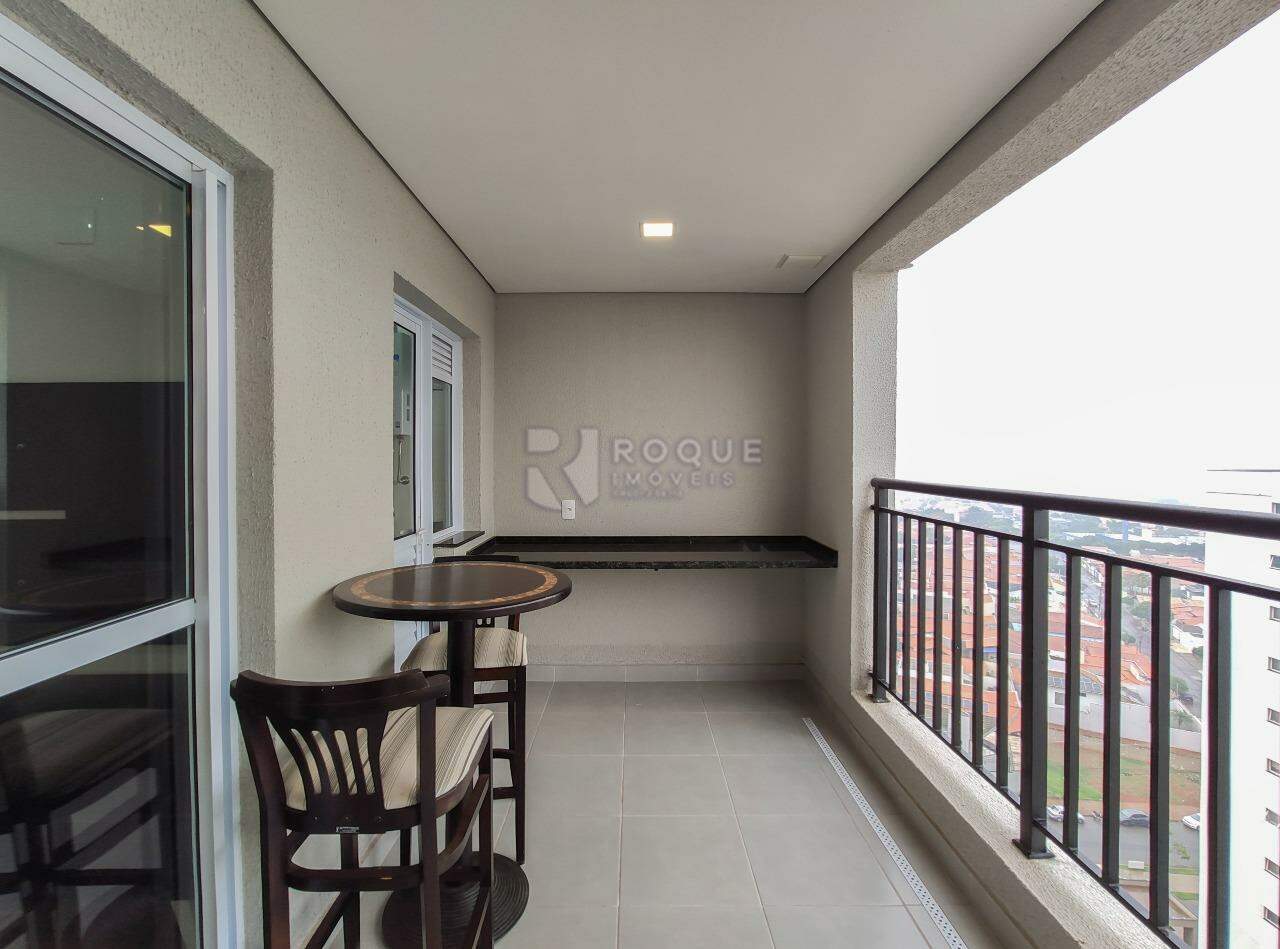 Apartamento à venda no bairro Jardim Santa Adélia: Sacada 