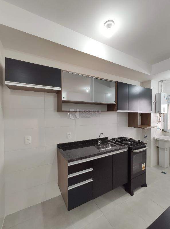 Apartamento à venda no bairro Jardim Santa Adélia: Cozinha 