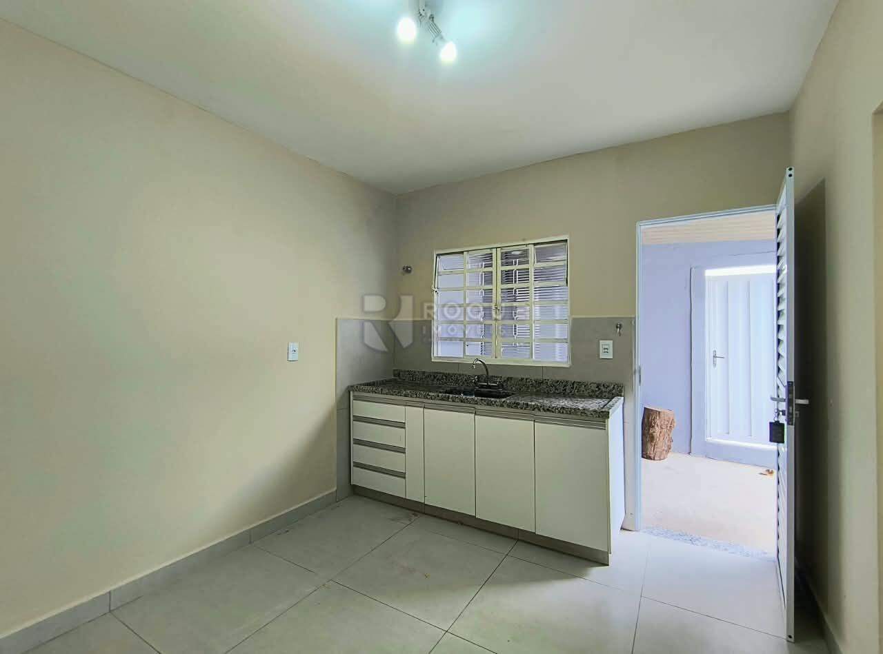 Casa Residencial para aluguel no bairro Vila Queiroz: Cozinha 