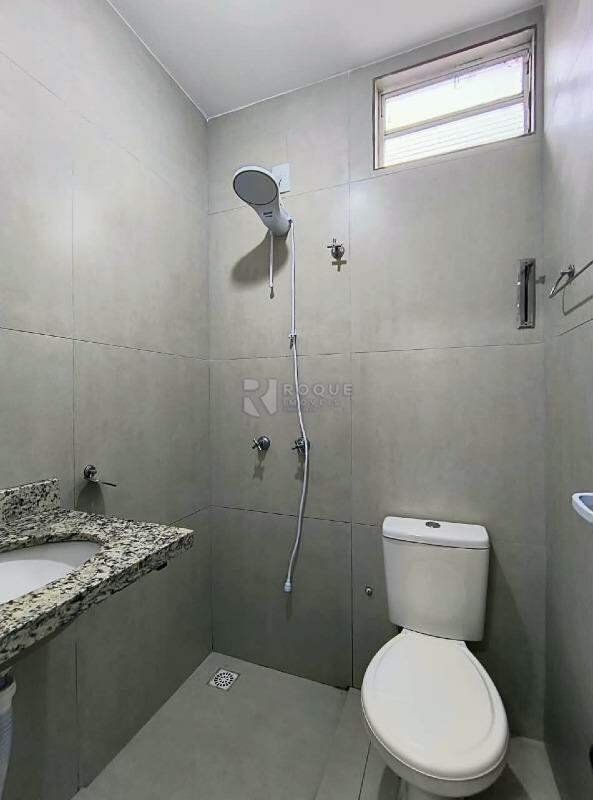 Casa Residencial para aluguel no bairro Vila Queiroz: Wc social
