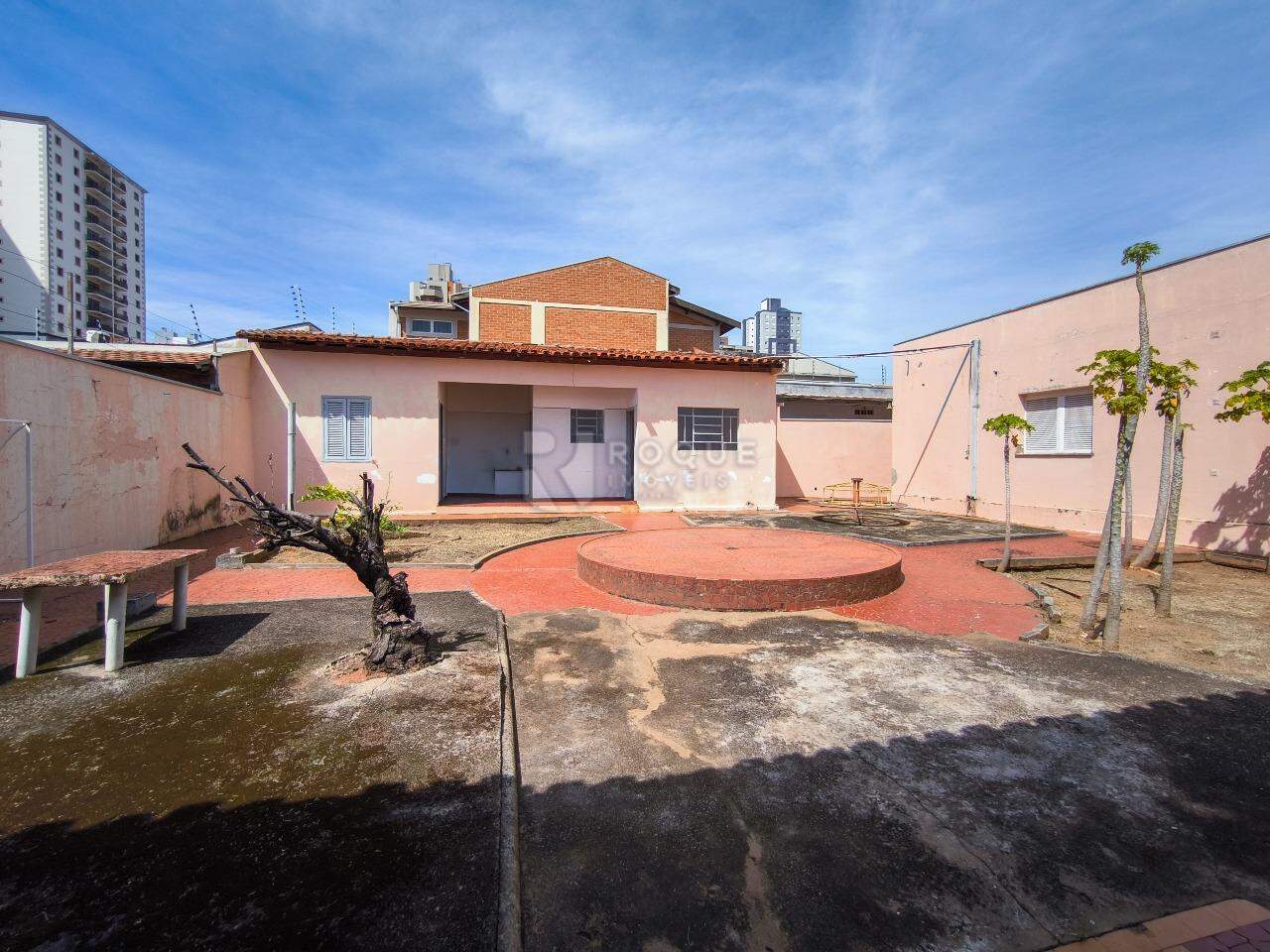 Casa Comercial à venda no bairro Centro: QUINTAL