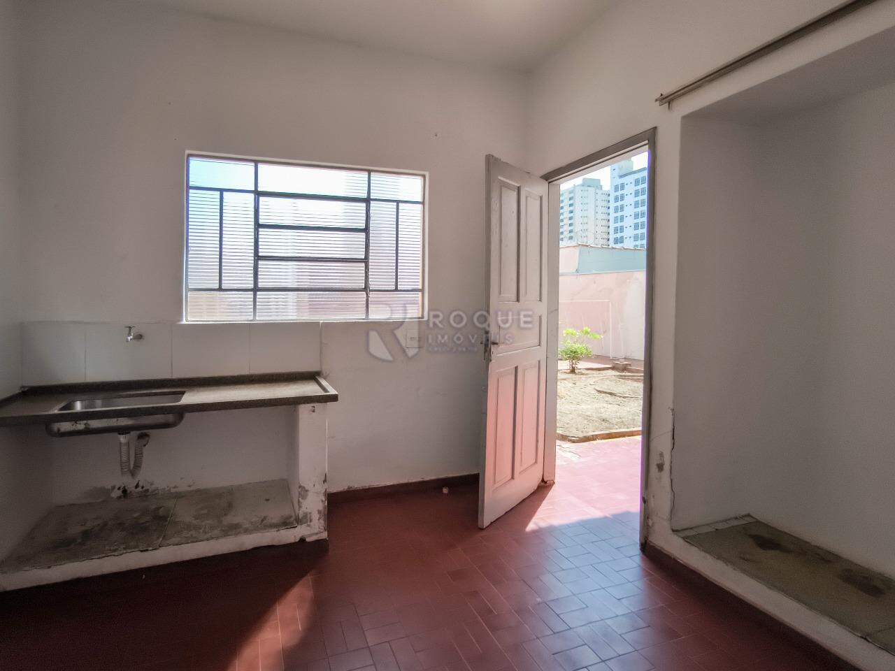 Casa Comercial à venda no bairro Centro: COZINHA