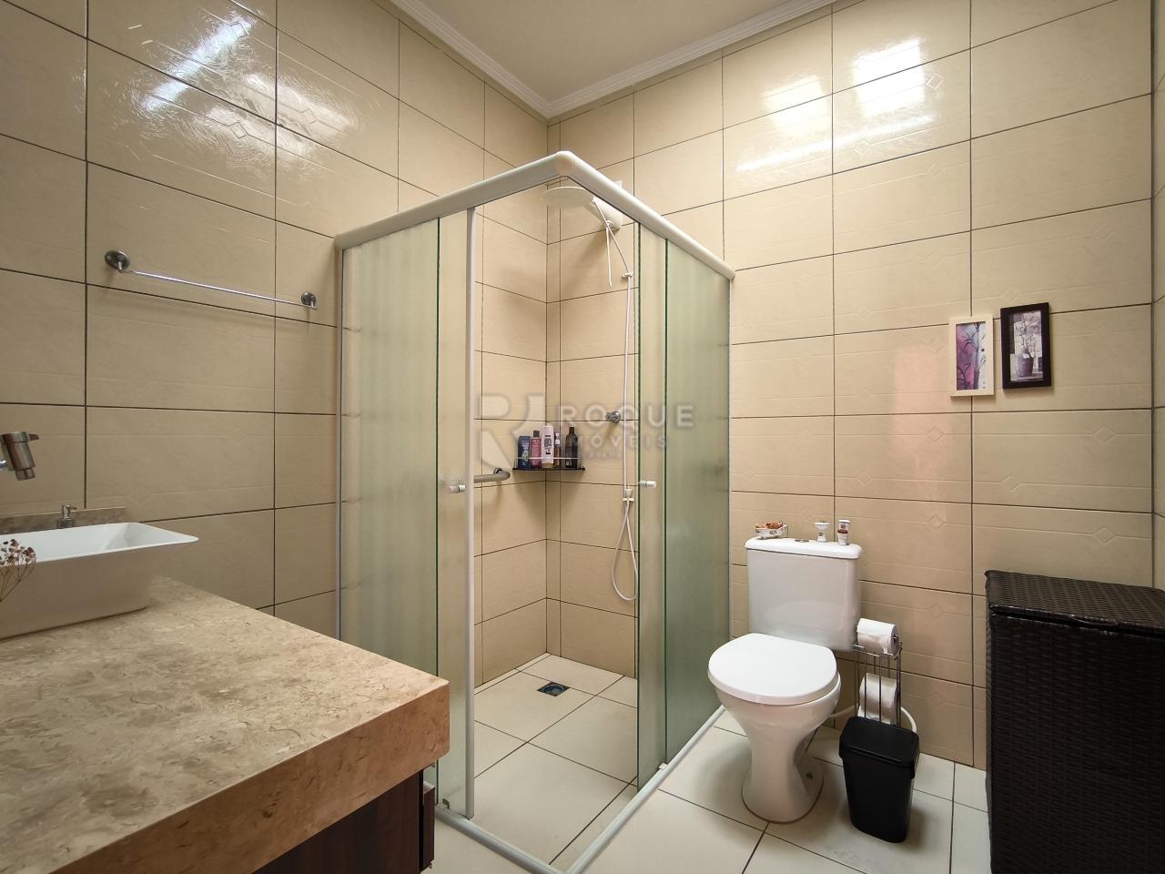 Casa Residencial à venda no bairro Jardim Residencial Graminha III: BANHEIRO SOCIAL