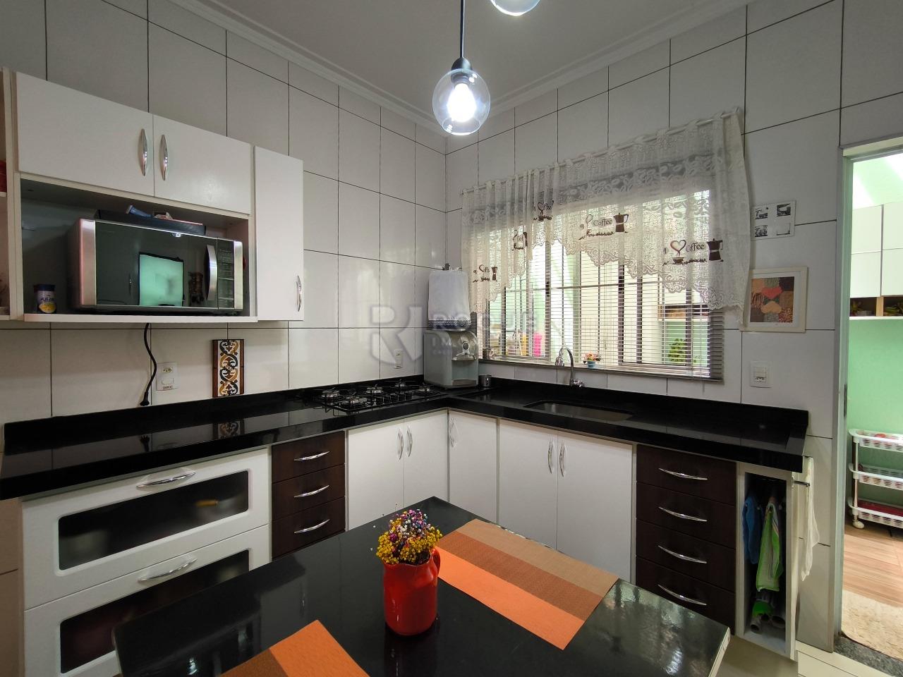 Casa Residencial à venda no bairro Jardim Residencial Graminha III: COZINHA