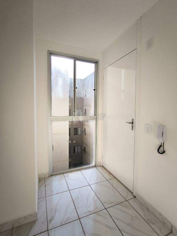 Apartamento à venda no bairro Parque Hippolyto: SALA DE ESTAR