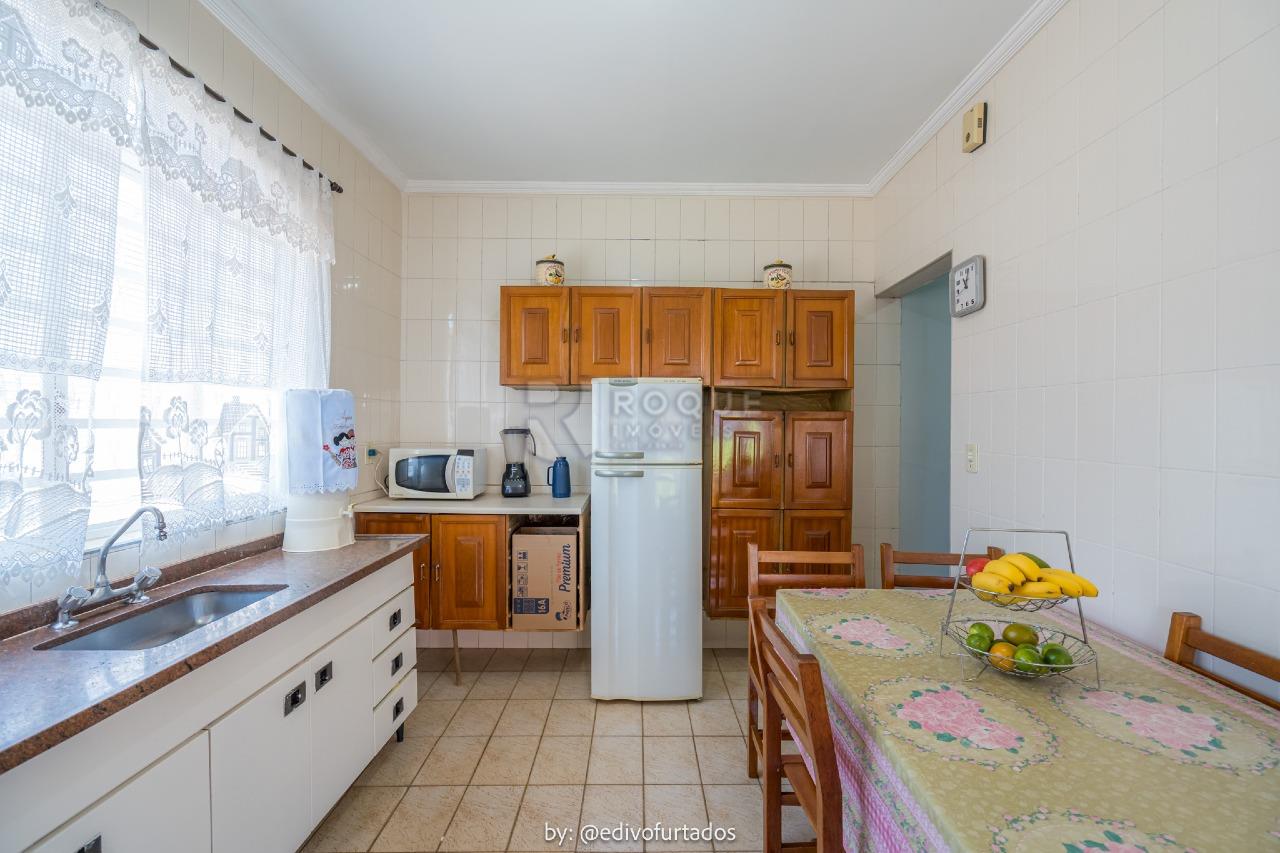 Casa Residencial à venda no bairro Jardim Nova Suiça: COZINHA