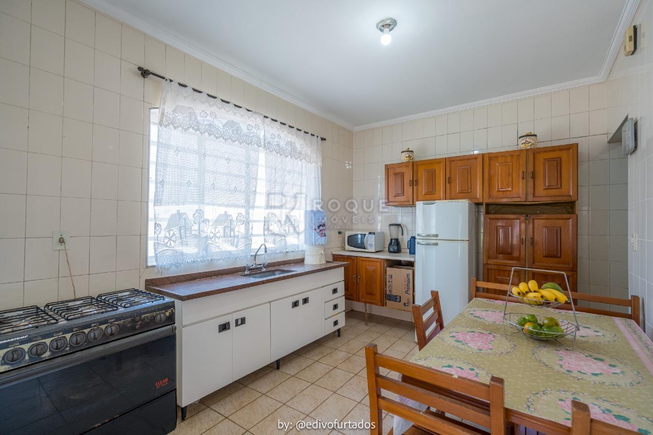 Casa Residencial à venda no bairro Jardim Nova Suiça: COZINHA
