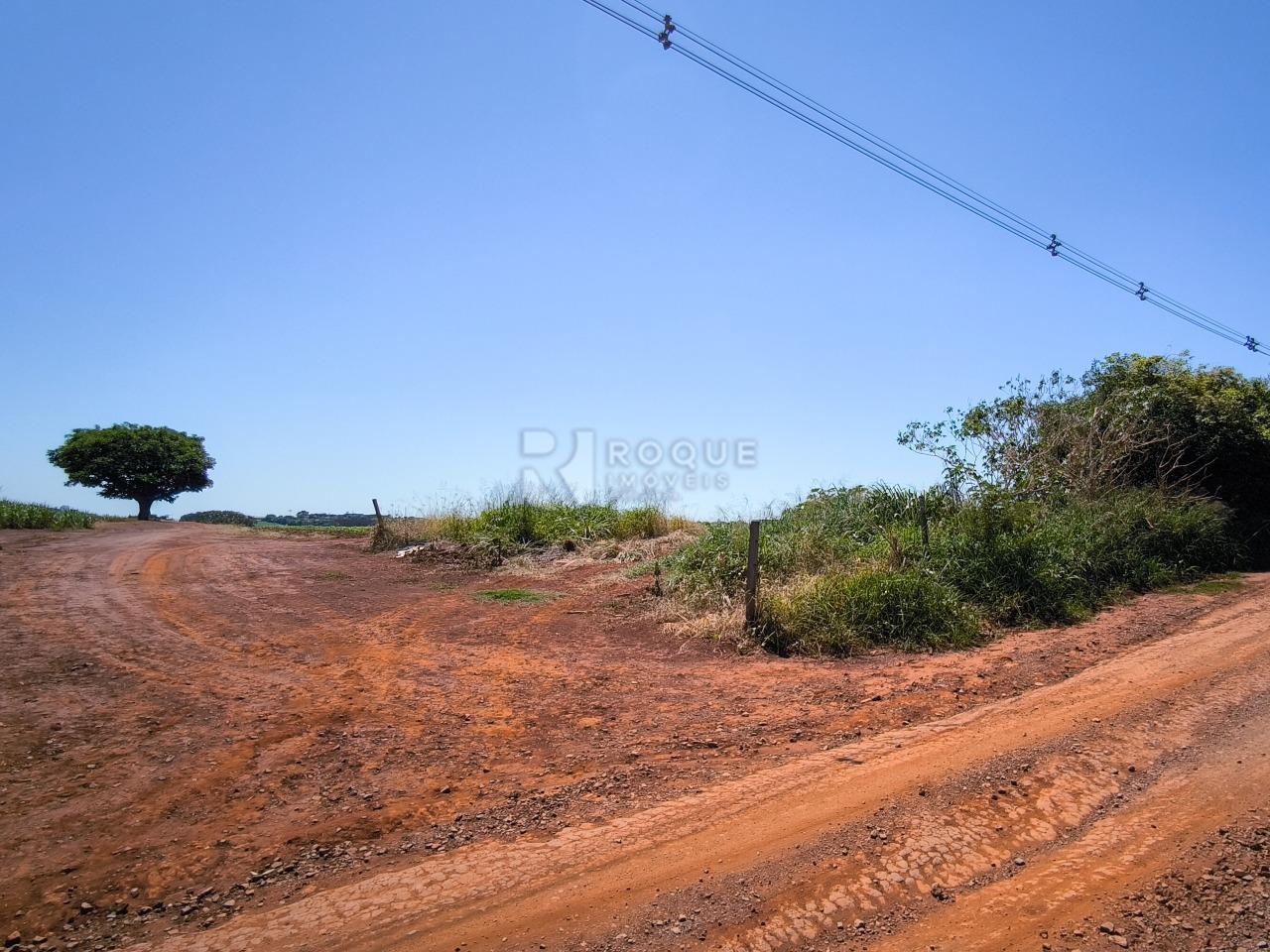 Área à venda no bairro Ribeirão do Pinhal: 