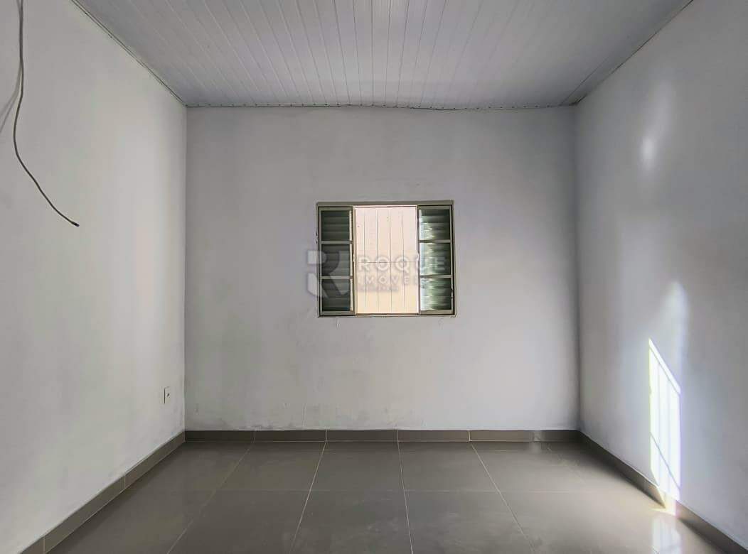 Casa Residencial para aluguel no bairro Vila Queiroz: Dormitório 02