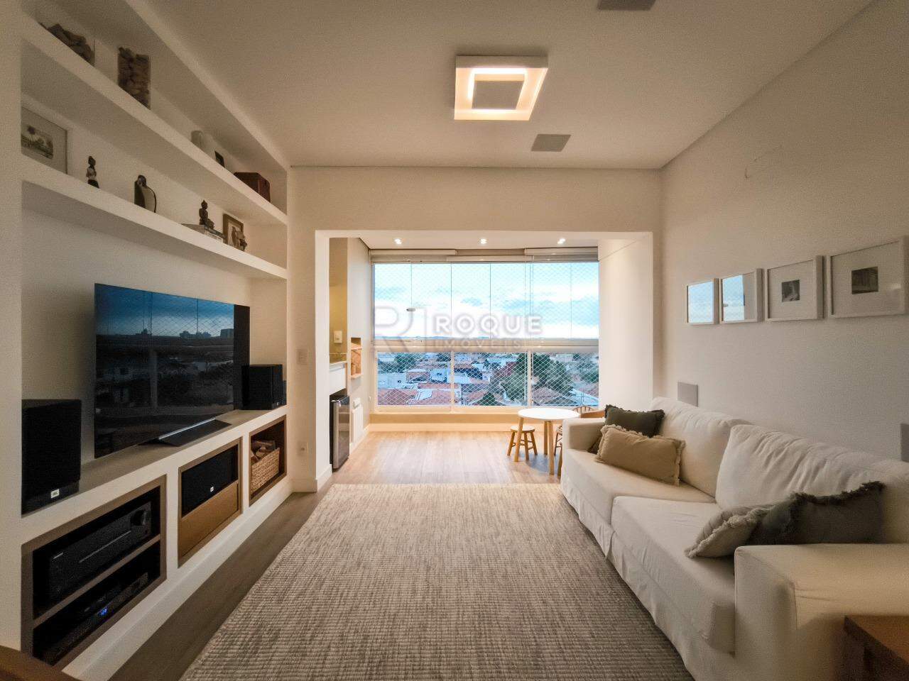 Apartamento à venda no bairro Vila Cristovam: SALA DE ESTAR