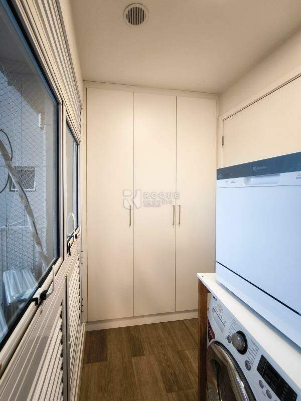 Apartamento à venda no bairro Vila Cristovam: ÁREA DE SERVIÇO