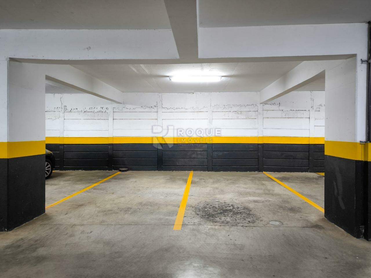 Apartamento à venda no bairro Vila Cristovam: VAGAS DE GARAGEM