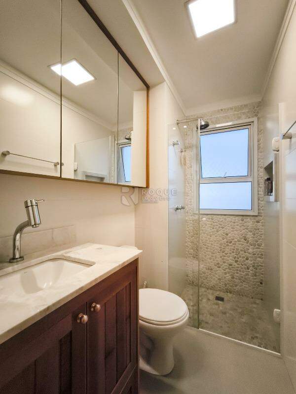 Apartamento à venda no bairro Vila Cristovam: WC SUÍTE