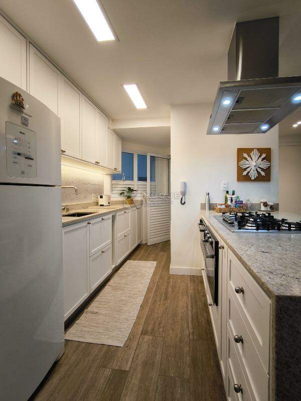 Apartamento à venda no bairro Vila Cristovam: COZINHA