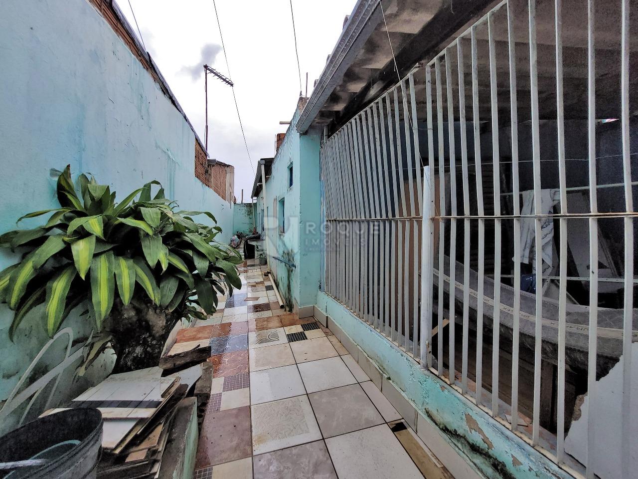 Casa Residencial à venda no bairro Parque Residencial Santa Eulália: CORREDOR LATERAL