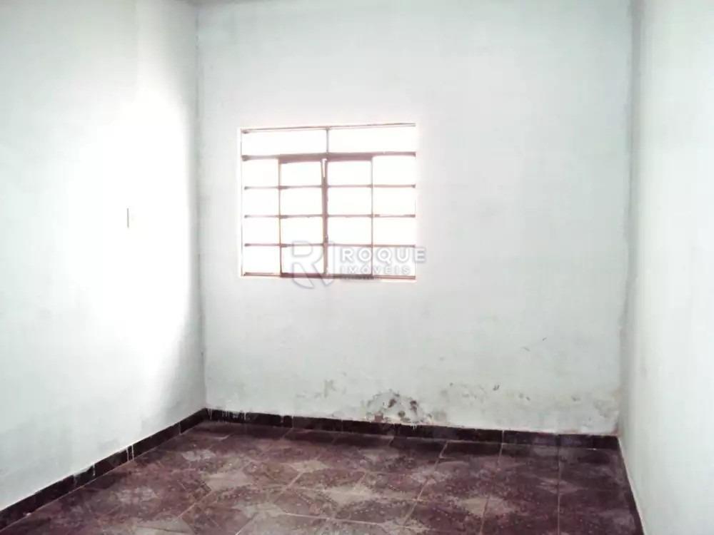 Casa Residencial à venda no bairro Parque Residencial Santa Eulália: CASA- FUNDOS