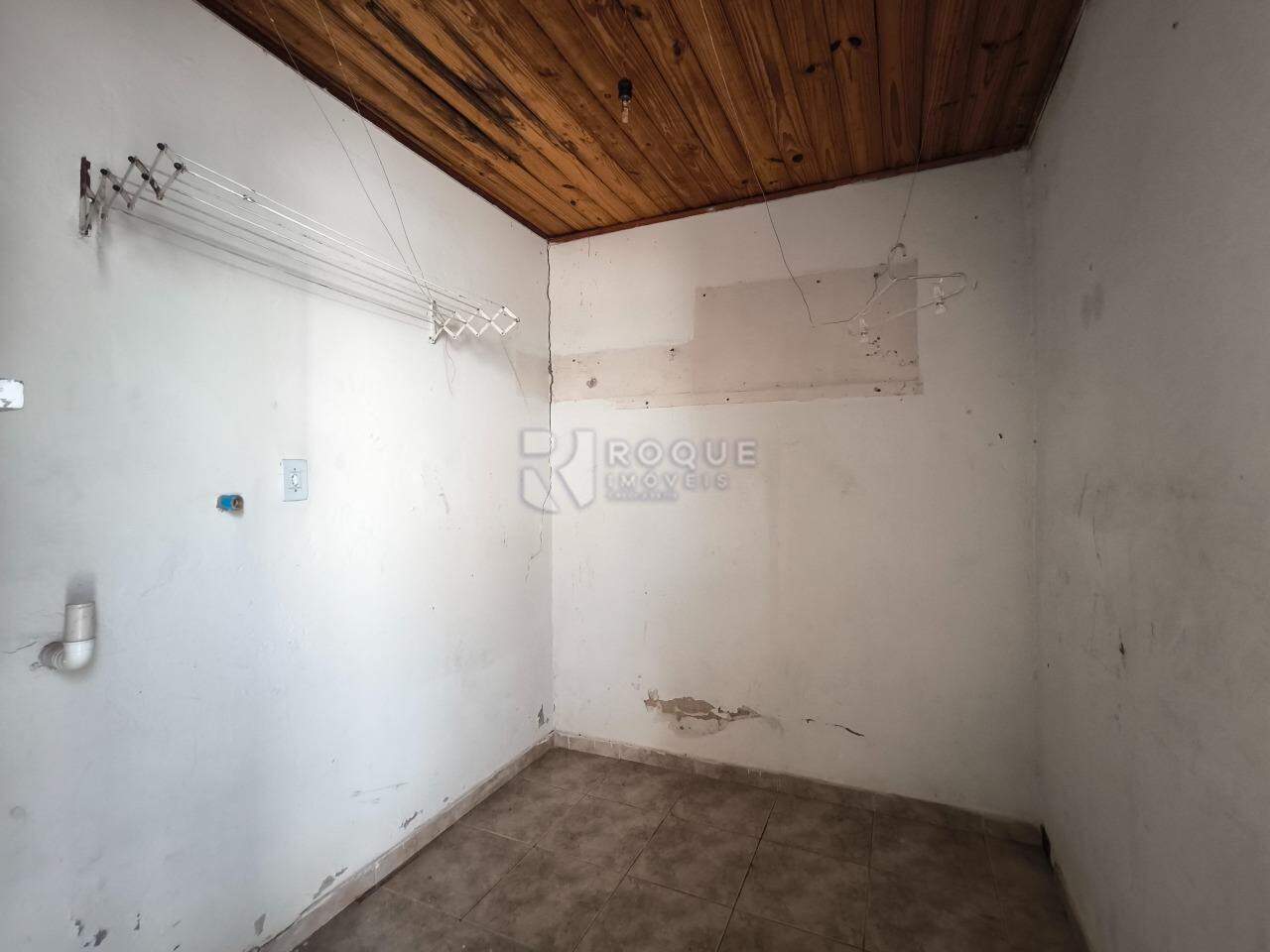Casa Residencial à venda no bairro Jardim Vista Alegre: ÁREA DE SERVIÇO