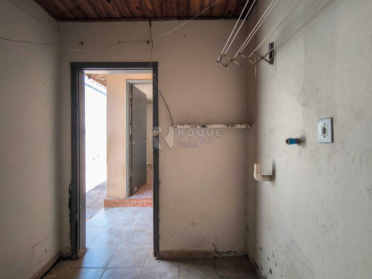 Casa Residencial à venda no bairro Jardim Vista Alegre: ÁREA DE SERVIÇO