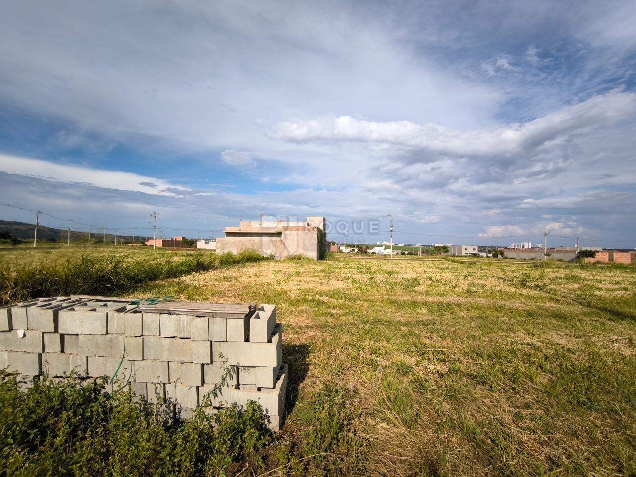 Terreno à venda no bairro Residencial Colinas do Engenho II: 