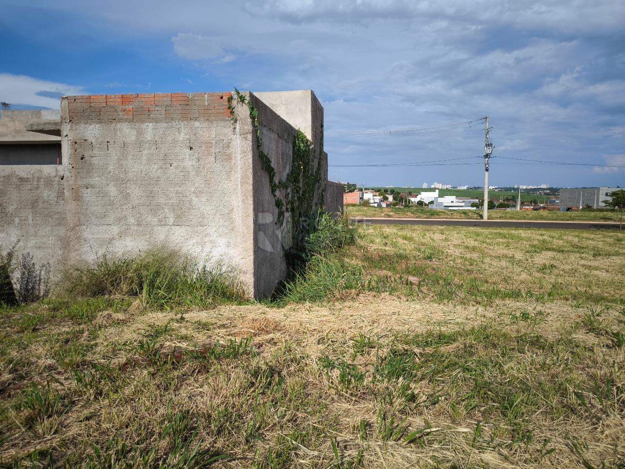 Terreno à venda no bairro Residencial Colinas do Engenho II: 