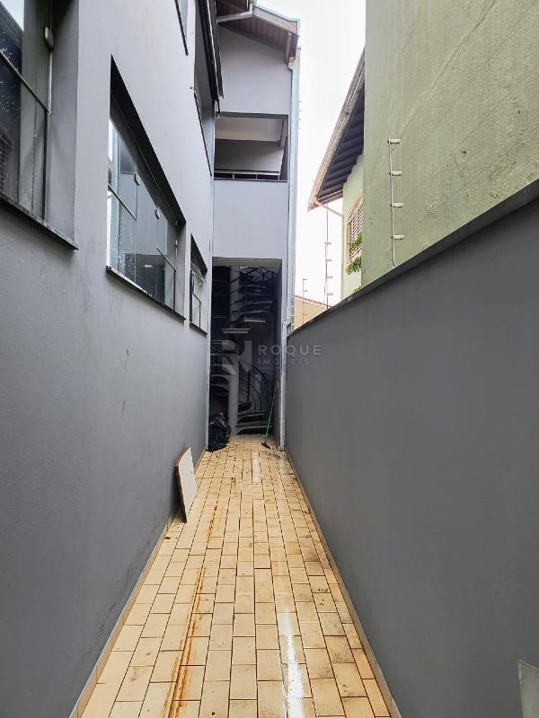 Casa Residencial para aluguel no bairro Jardim Residencial Santa Amália: Corredor