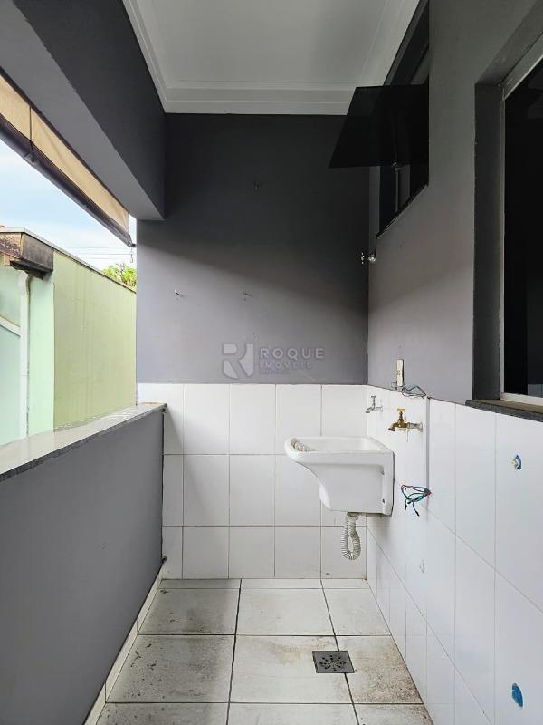 Casa Residencial para aluguel no bairro Jardim Residencial Santa Amália: Lavanderia