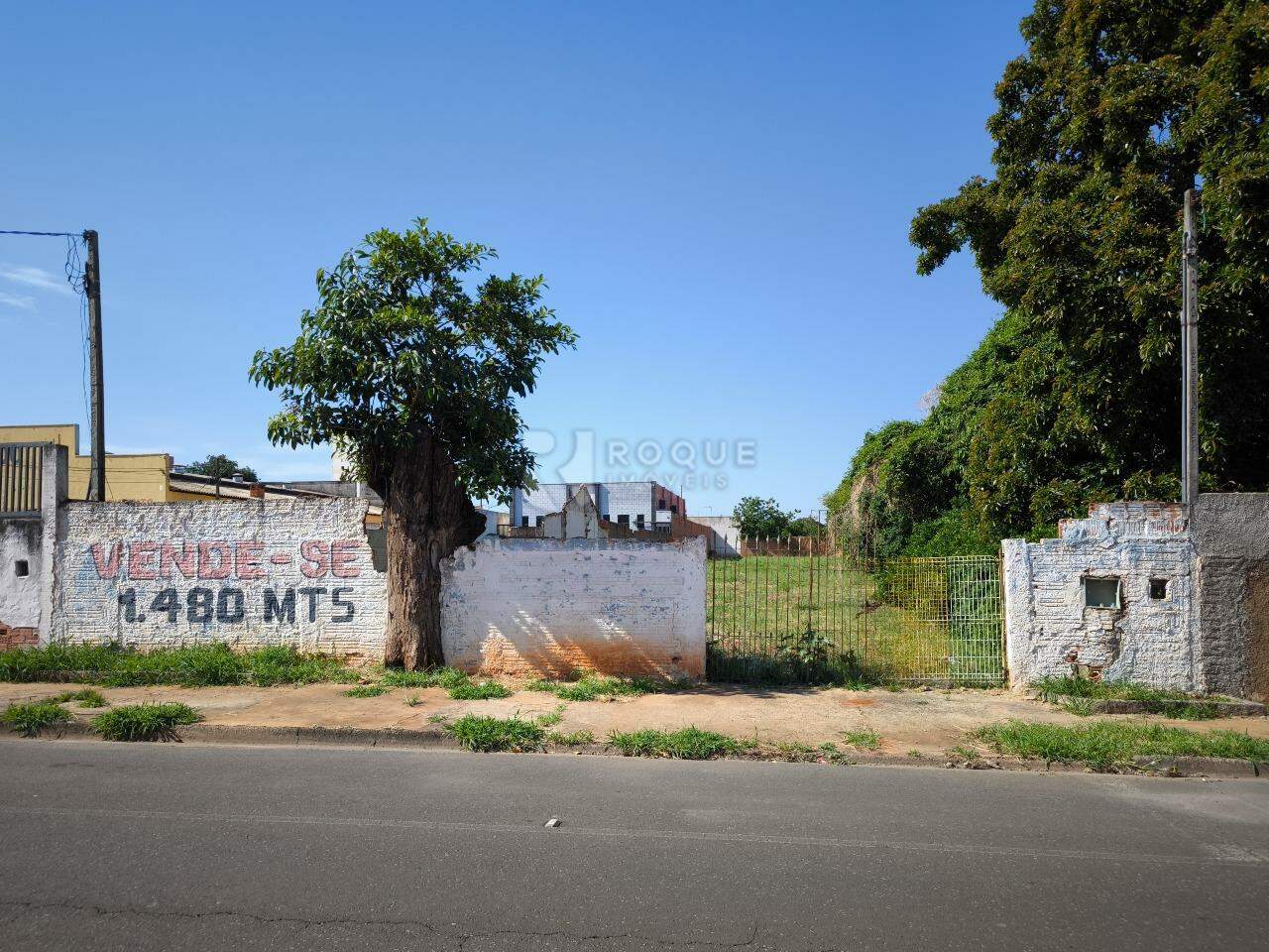 Terreno à venda no bairro Chácaras Antonieta: FRENTE