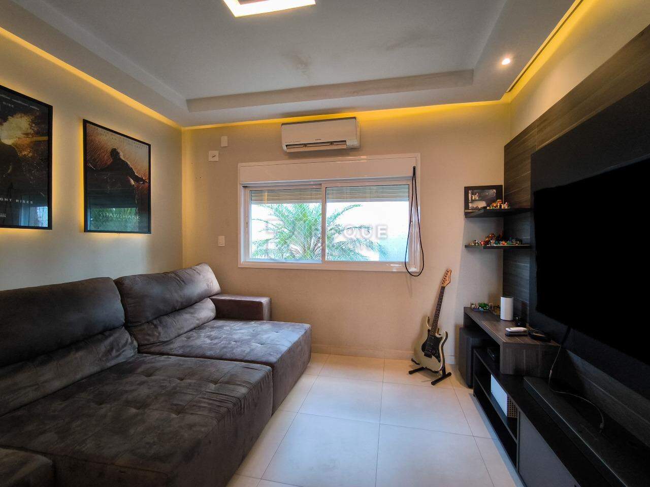 Casa em condomínio à venda no bairro Portal de São Clemente: SALA DE TV