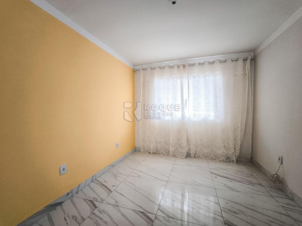 Chácara à venda no bairro Recanto dos Laranjais: SALA DE ESTAR