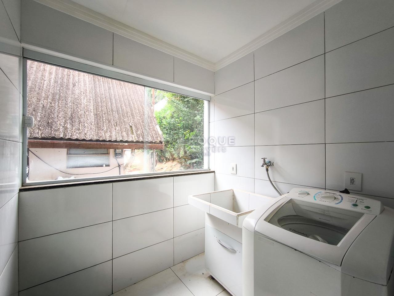 Chácara à venda no bairro Recanto dos Laranjais: LAVANDERIA