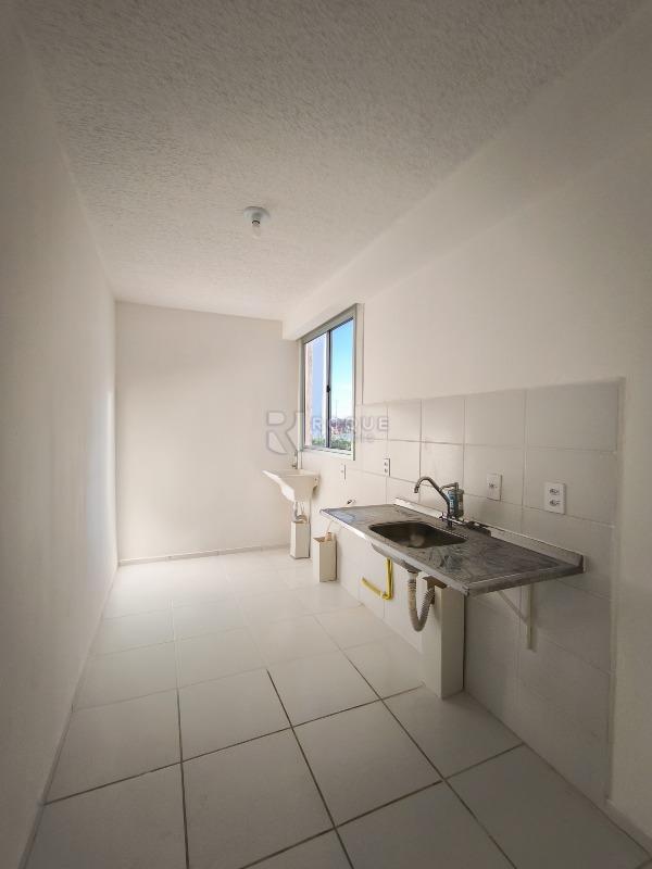 Apartamento para aluguel no bairro Parque Hippolyto: COZINHA