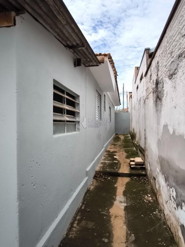 Casa Residencial à venda no bairro Vila Cristovam: LATERAL EXTERNA