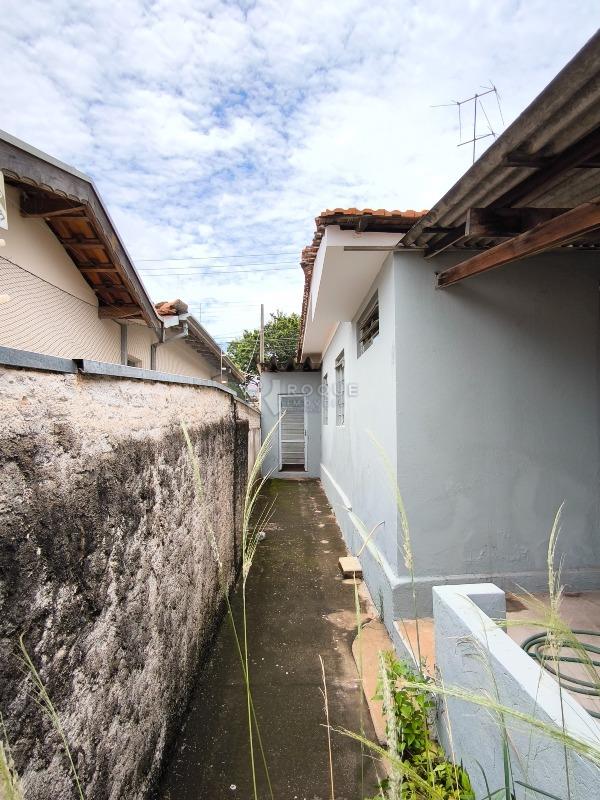 Casa Residencial à venda no bairro Vila Cristovam: LATERAL EXTERNA