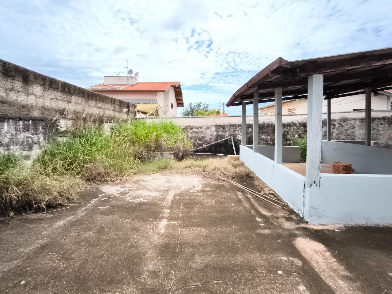 Casa Residencial à venda no bairro Vila Cristovam: QUINTAL