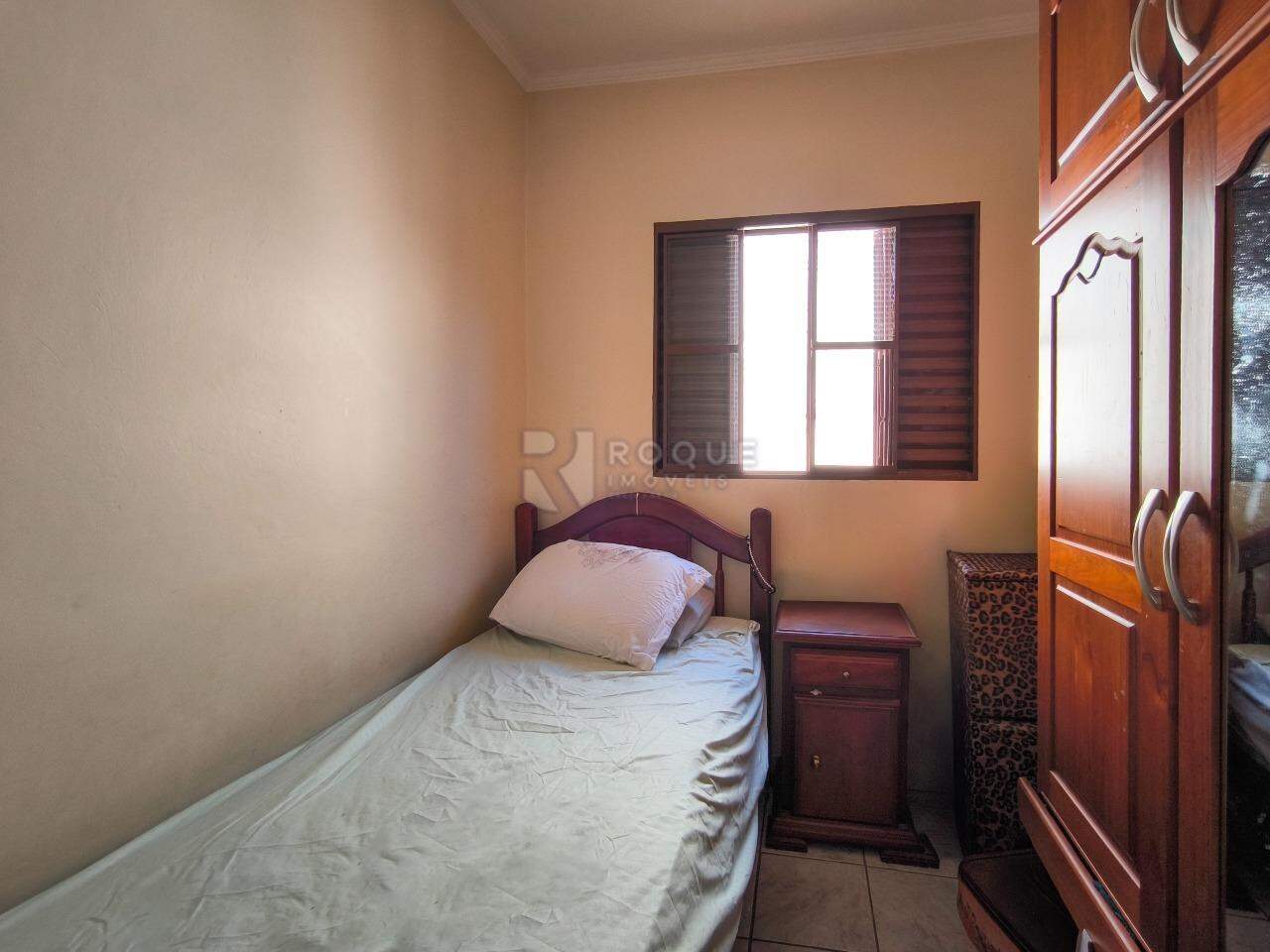 Casa Residencial à venda no bairro Jardim São Lourenço: DORMITÓRIO 2