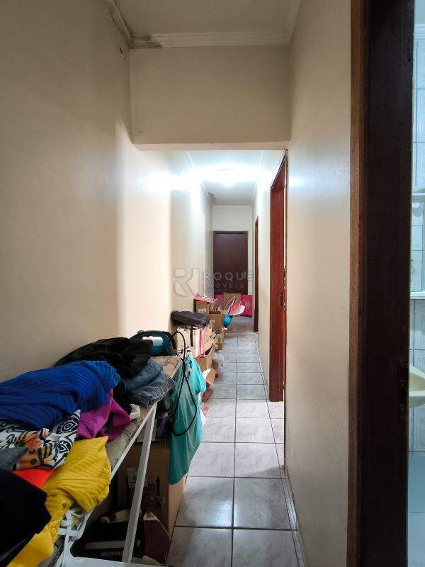 Casa Residencial à venda no bairro Jardim São Lourenço: CORREDOR INTERNO