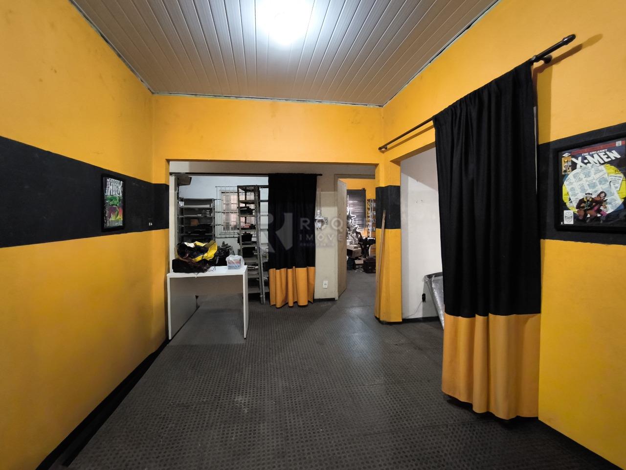 Casa Comercial à venda no bairro Centro: SALÃO 2