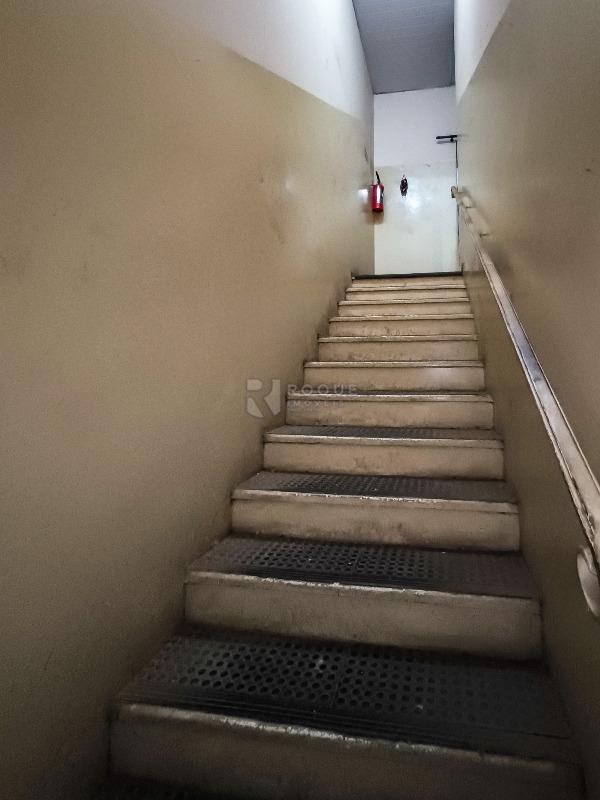 Casa Comercial à venda no bairro Centro: ACESSO PISO SUPERIOR