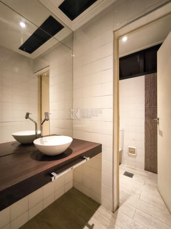 Salas/Conjuntos à venda no bairro Centro: LAVABO