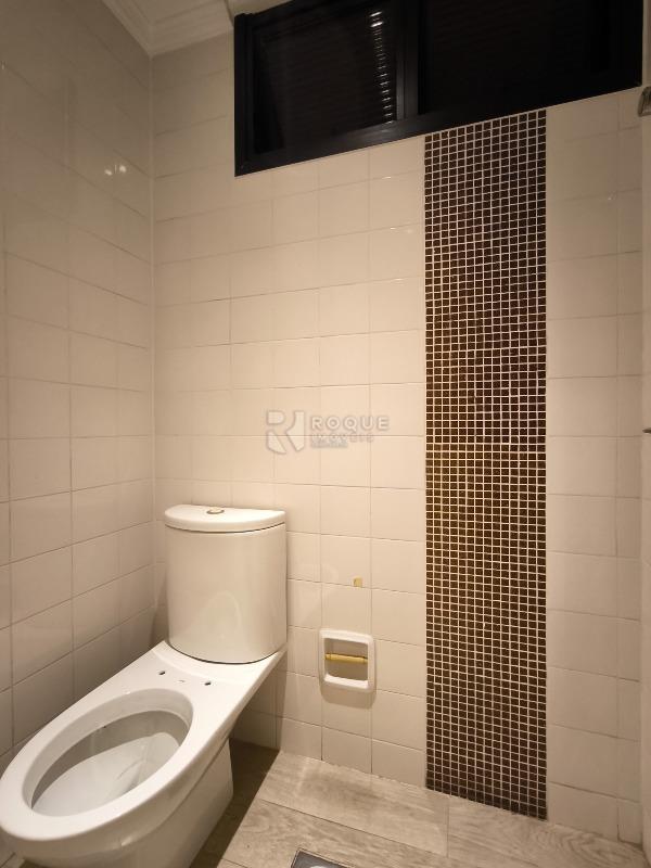 Salas/Conjuntos à venda no bairro Centro: BANHEIRO 1