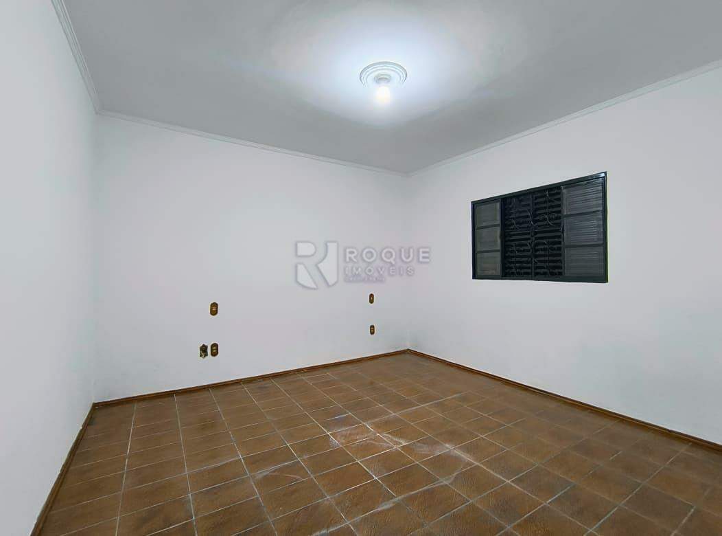 Barracão/Galpão para aluguel no bairro Jardim Nossa Senhora de Fátima: Dormitório 01