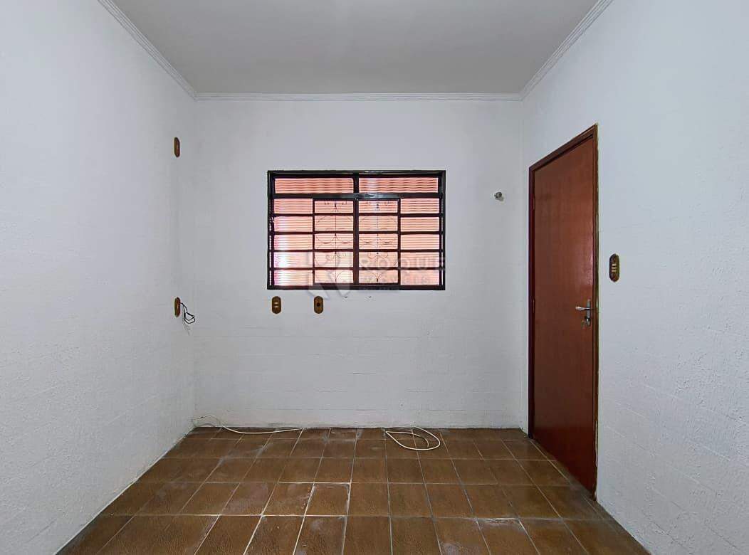 Barracão/Galpão para aluguel no bairro Jardim Nossa Senhora de Fátima: Dormitório 02