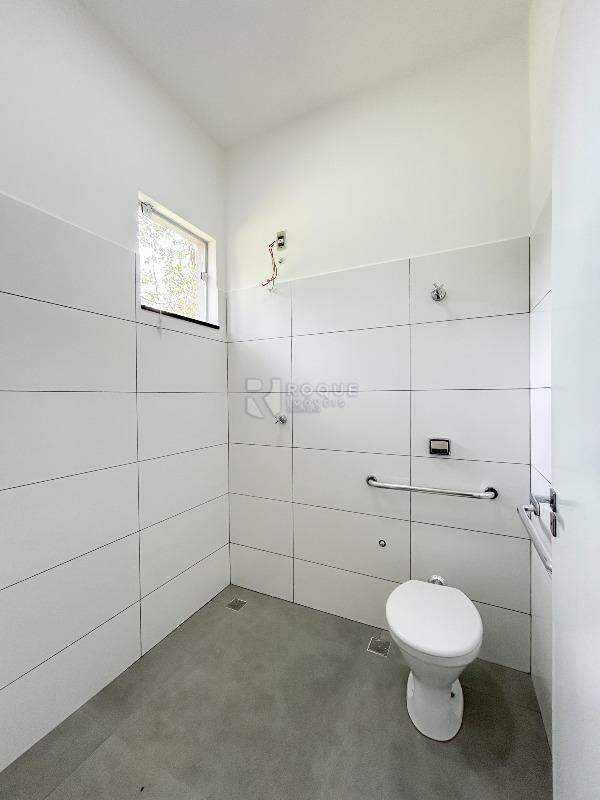 Salão para aluguel no bairro Tatu: WC social 1