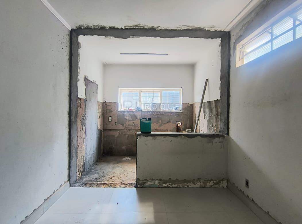 Salão para aluguel no bairro Jardim Nova Itália: Cozinha