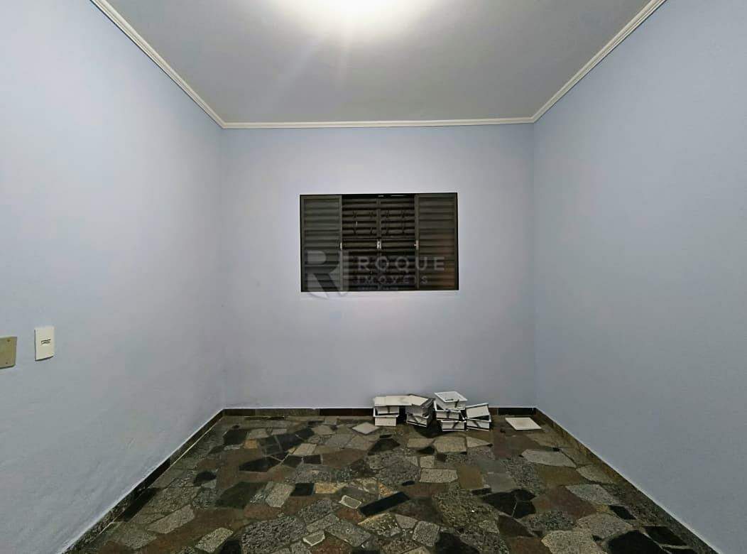 Casa Residencial para aluguel no bairro Jardim Ouro Verde: Dormitório 02