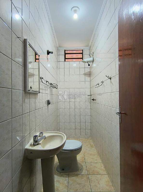 Casa Residencial para aluguel no bairro Jardim Ouro Verde: Wc social 