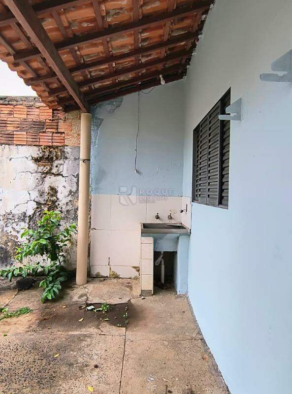 Casa Residencial para aluguel no bairro Jardim Ouro Verde: Lavanderia
