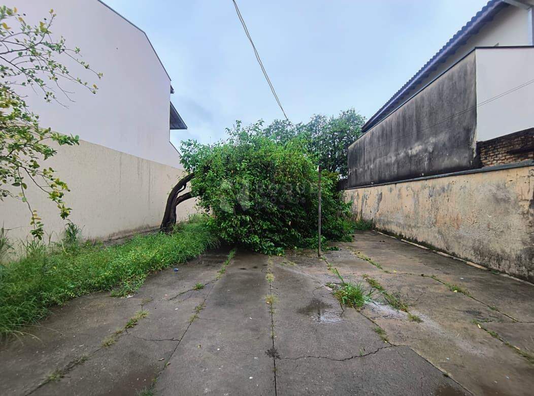 Casa Residencial para aluguel no bairro Jardim Ouro Verde: Garagem